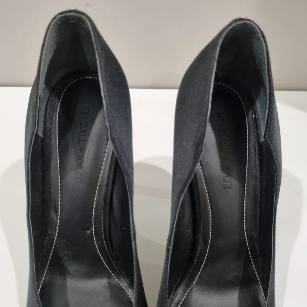 Kendall + Kylie "Abi" Classic Black Satin Pointed Toe Heels, Like New, Size 8 - Picture 5 of 11